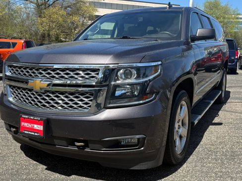 Used 2018 Chevrolet Suburban LT w/ LT Signature Package AWD/4WD image 15