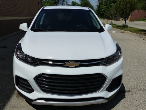 Used 2020 Chevrolet Trax LS w/ Tint and Cruise Package FWD image 5