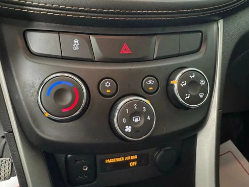 Used 2022 Chevrolet Trax LT w/ Driver Confidence Package image 21