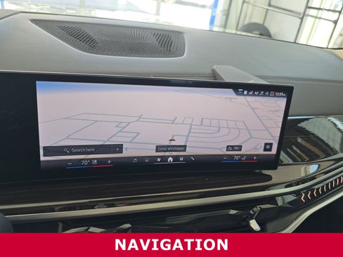 Used 2024 BMW X7 xDrive40i w/ Executive Package image 17