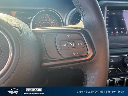 Used 2023 Jeep Gladiator Sport AWD/4WD image 24