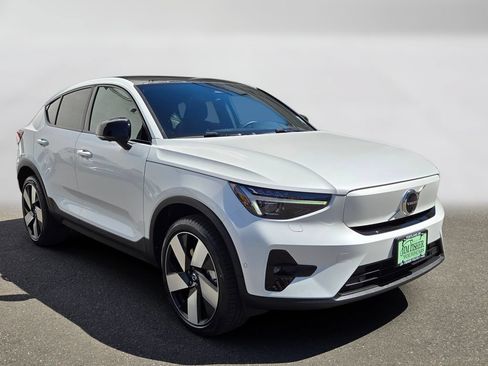 Certified 2023 Volvo C40 P8 Recharge Ultimate AWD/4WD image 7