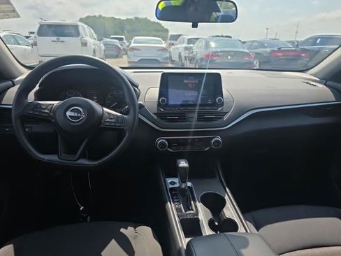 Used 2025 Nissan Altima 2.5 S FWD image 5