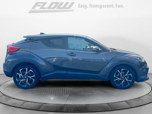 Used 2018 Toyota C-HR XLE FWD image 10