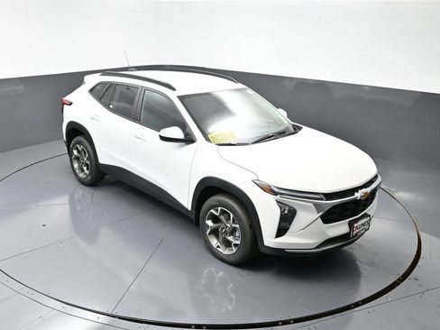 New 2025 Chevrolet Trax LT w/ Driver Confidence Package image 37