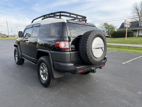 Used 2013 Toyota FJ Cruiser 4WD w/ Convenience Pkg image 4