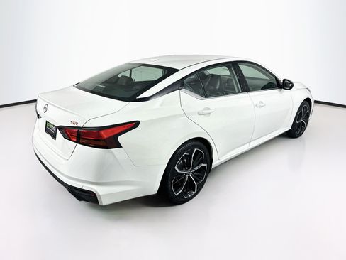 Used 2025 Nissan Altima 2.5 SR FWD image 9