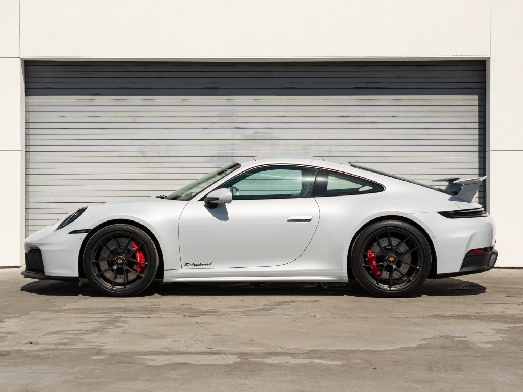 Certified 2025 Porsche 911 Carrera 4 GTS AWD/4WD image 2