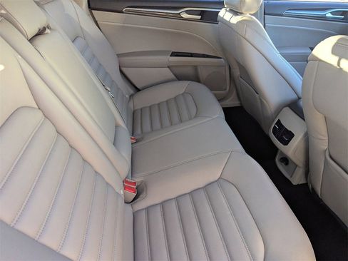 Used 2019 Ford Fusion SEL image 11