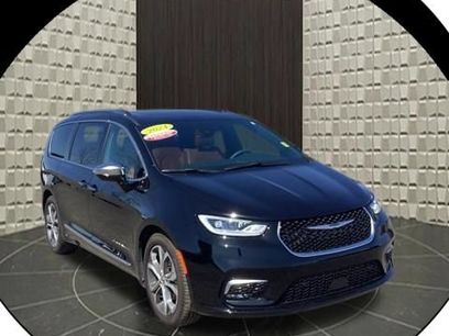 Certified 2024 Chrysler Pacifica Pinnacle