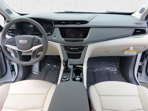 Used 2025 Cadillac XT5 Premium Luxury w/ Technology Package AWD/4WD image 9