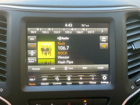 Used 2023 Jeep Cherokee Altitude Lux w/ Lux Elite Package image 15