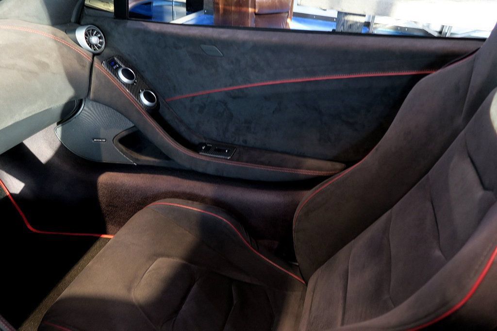 Used 2015 McLaren 650S Spider RWD image 22