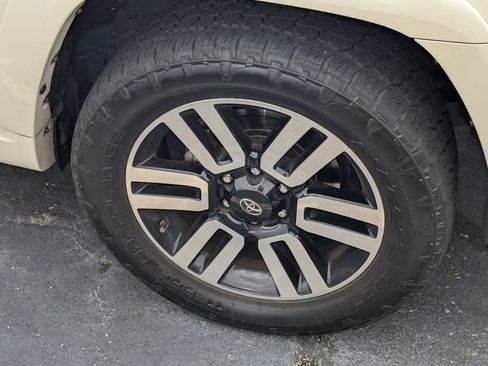 Used 2017 Toyota 4Runner Limited AWD/4WD image 10