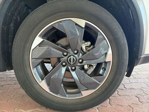 Used 2025 Nissan Rogue SV FWD image 21