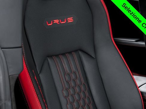 Used 2023 Lamborghini Urus Performante AWD/4WD image 42