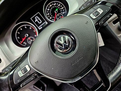 Used 2016 Volkswagen Golf S FWD image 21