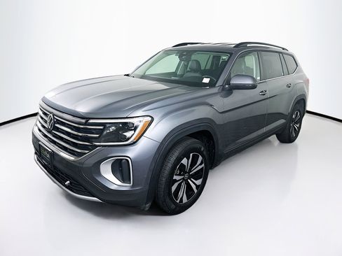 Used 2025 Volkswagen Atlas SE FWD image 3