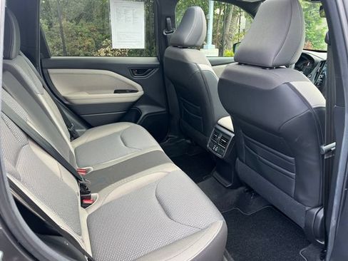 Used 2026 Subaru Forester Premium AWD/4WD image 22