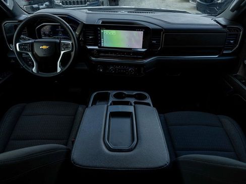 Used 2024 Chevrolet Silverado 1500 LT image 30
