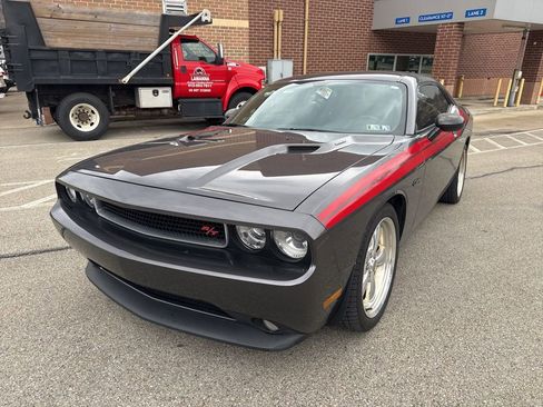 Used 2013 Dodge Challenger R/T image 1