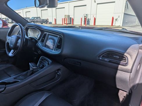 Used 2017 Dodge Challenger GT w/ Driver Convenience Group image 28