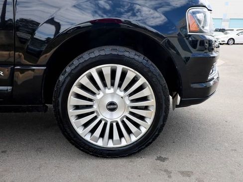 Used 2016 Lincoln Navigator L Reserve image 29