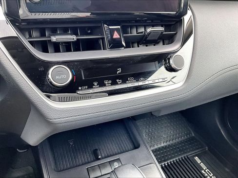 Used 2026 Toyota Corolla Cross LE w/ Moonroof Package image 26