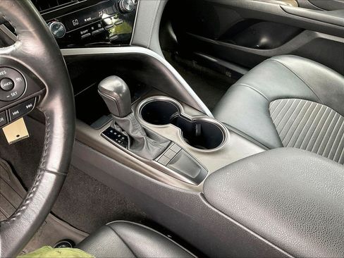 Used 2024 Toyota Camry SE FWD image 19