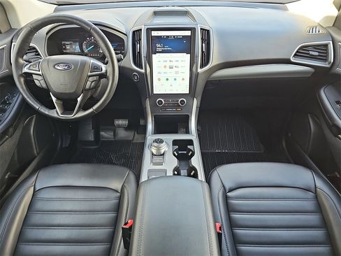 Used 2022 Ford Edge SEL w/ Convenience Package image 9
