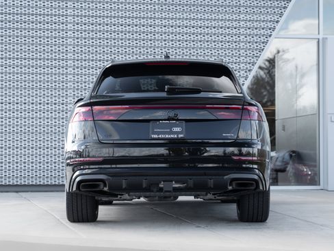 Certified 2025 Audi Q8 Prestige image 31