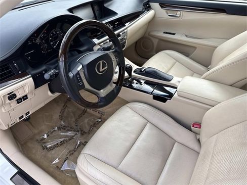 Used 2014 Lexus ES 350 w/ Luxury Package image 21