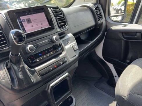Used 2025 RAM ProMaster 2500 w/ U-Haul Equipment Group FWD image 25