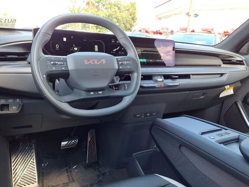 Certified 2026 Kia EV9 GT-Line AWD/4WD image 12