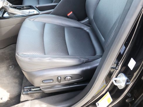 Used 2022 Buick Encore GX Essence w/ Advanced Technology Package image 37