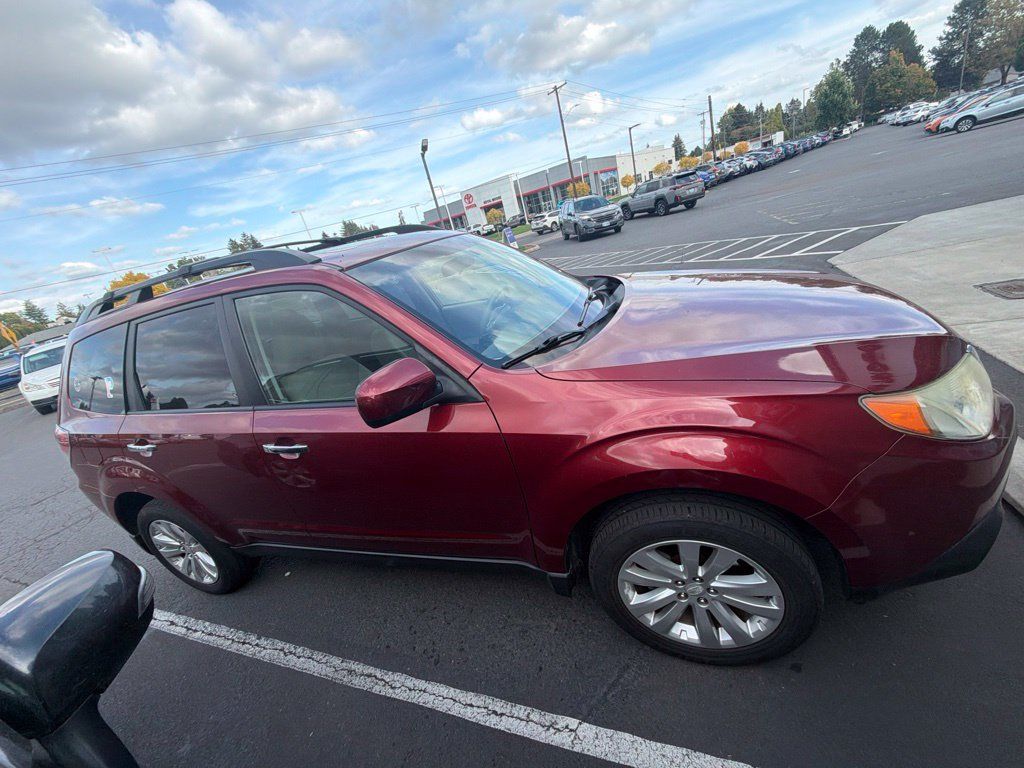 Used 2012 Subaru Forester 2.5X Premium w/ All-Weather Pkg AWD/4WD image 3