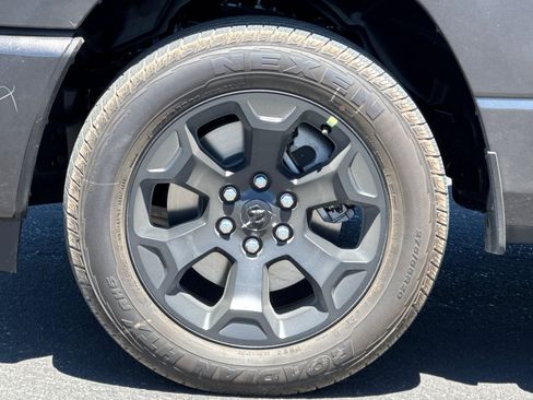 New 2026 RAM 1500 Express AWD/4WD image 23
