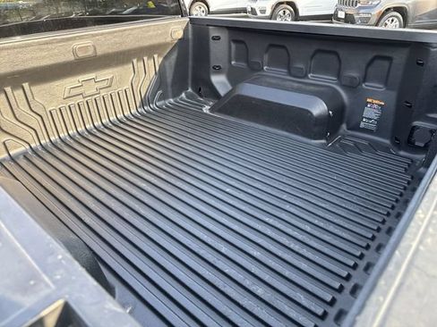 Used 2023 Chevrolet Silverado 1500 LT AWD/4WD image 13