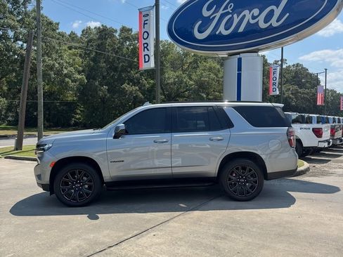 Used 2023 Chevrolet Tahoe RST image 3