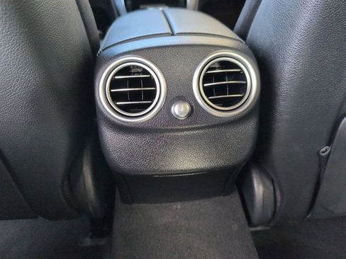 Used 2020 Mercedes-Benz C 300 Sedan image 18