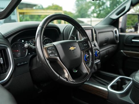 Used 2022 Chevrolet Silverado 2500 High Country w/ Z71 Off-Road Package AWD/4WD image 6
