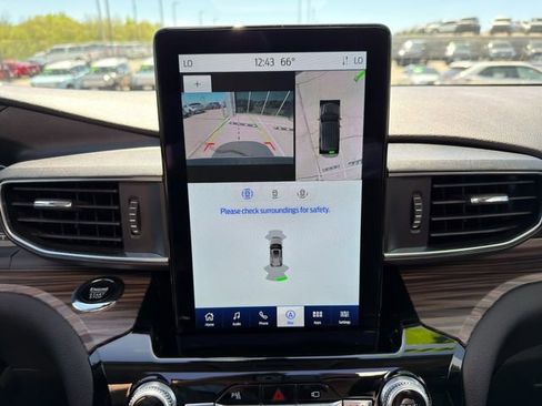 Used 2022 Ford Explorer Limited w/ Hybrid Equipment Group 310A AWD/4WD image 27