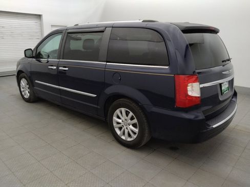 Used 2015 Chrysler Town & Country Limited Platinum FWD image 3