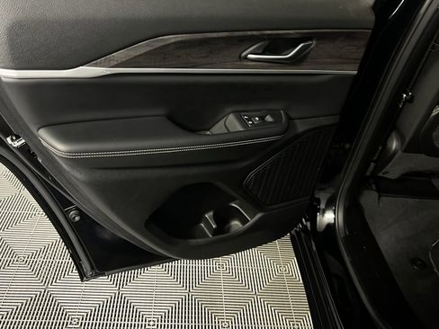 Used 2023 Jeep Grand Cherokee Limited image 27