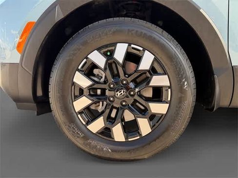 Certified 2025 Hyundai Santa Cruz SEL image 9