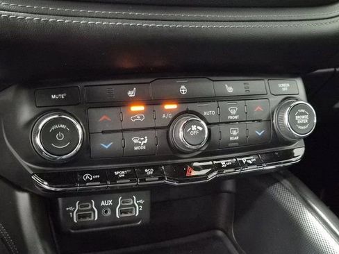 Used 2022 Dodge Durango GT image 31