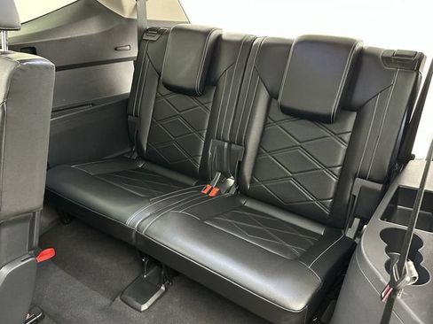 Used 2024 Volkswagen Atlas SE AWD/4WD image 23
