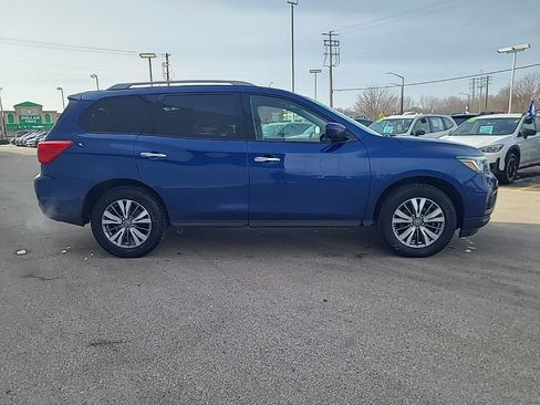 Used 2020 Nissan Pathfinder SV image 6