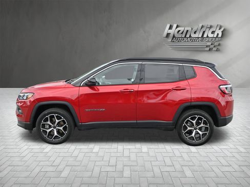 Used 2025 Jeep Compass Limited AWD/4WD image 6