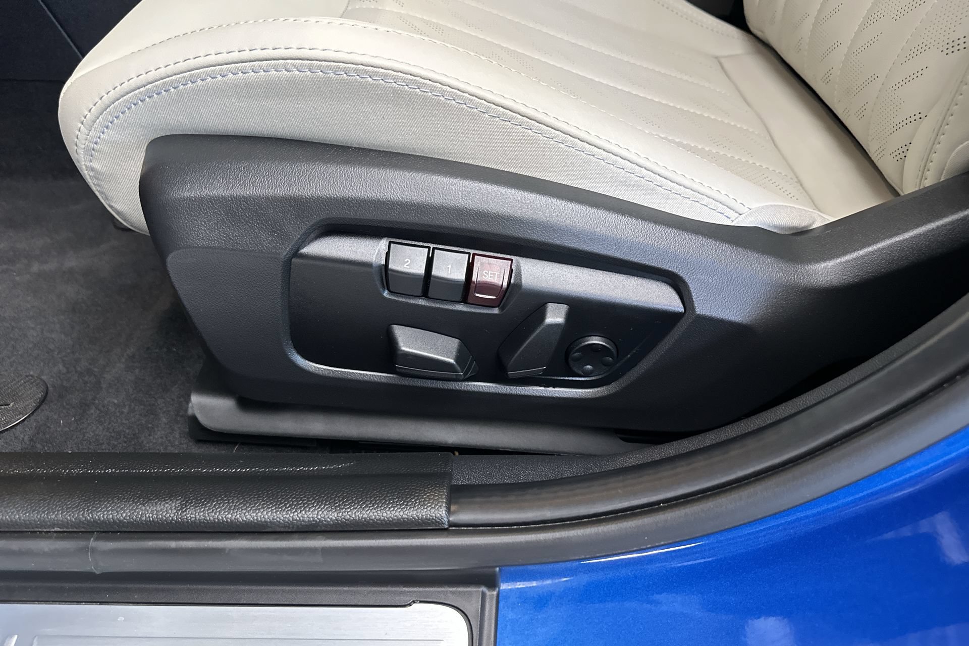 Certified 2026 MINI Cooper 4-Door Hardtop FWD image 14